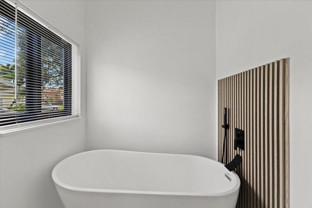 20221 NW 8th Street, Pembroke Pines, FL 33029