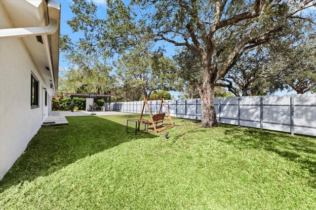 20221 NW 8th Street, Pembroke Pines, FL 33029