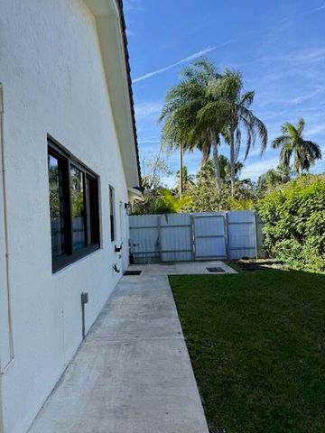 20221 NW 8th Street, Pembroke Pines, FL 33029