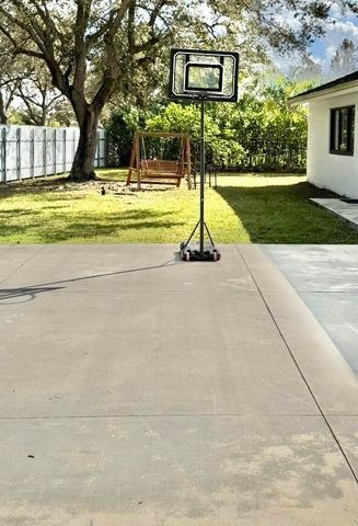 20221 NW 8th Street, Pembroke Pines, FL 33029