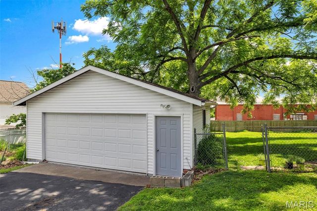 3728 Fee Fee Road, Bridgeton, MO 63044