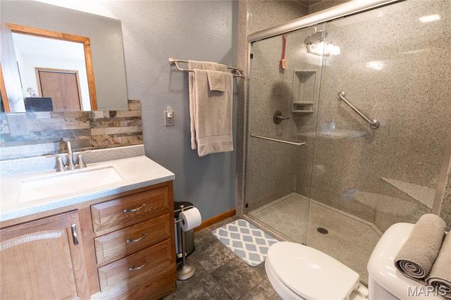 20243 Hemlock Road, Lebanon, MO 65536