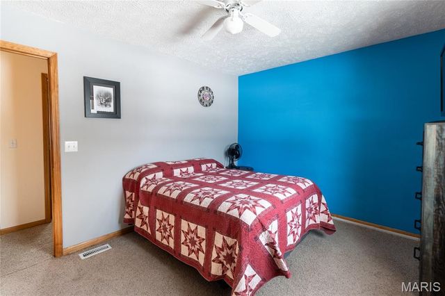 20243 Hemlock Road, Lebanon, MO 65536