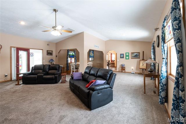 20243 Hemlock Road, Lebanon, MO 65536