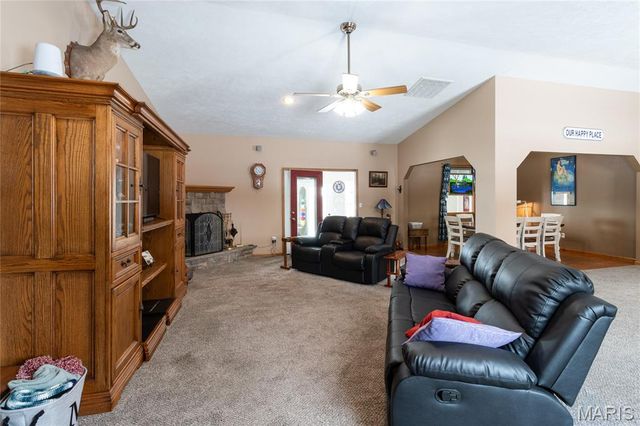 20243 Hemlock Road, Lebanon, MO 65536