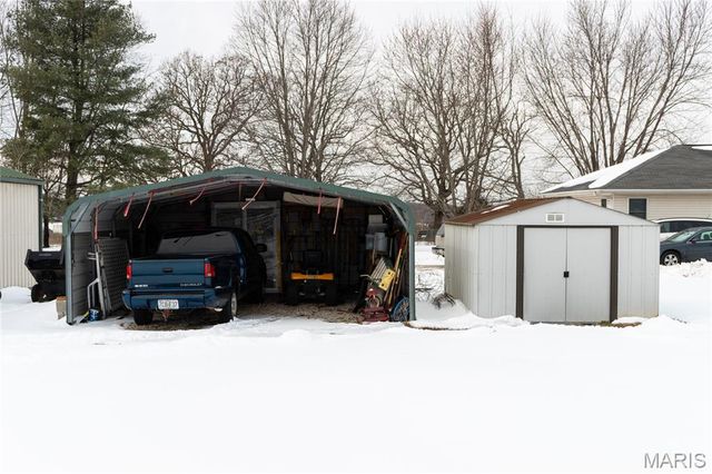 20243 Hemlock Road, Lebanon, MO 65536