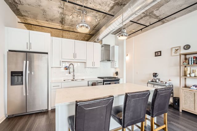 50 E 16th Street 1111, Chicago, IL 60616