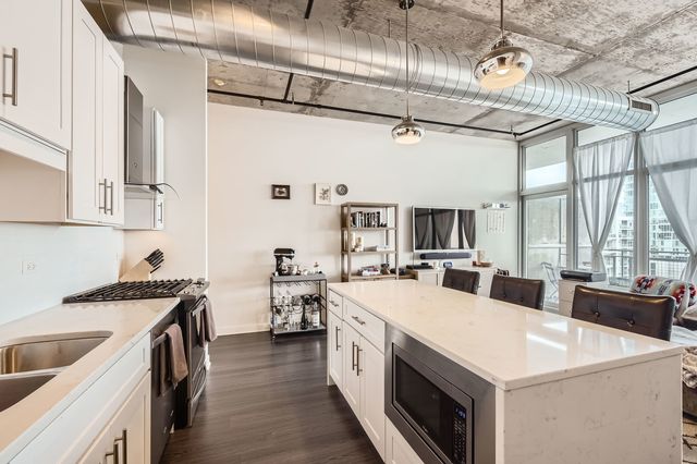 50 E 16th Street 1111, Chicago, IL 60616