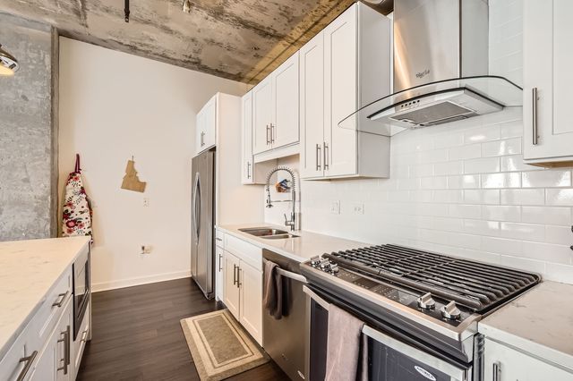 50 E 16th Street 1111, Chicago, IL 60616