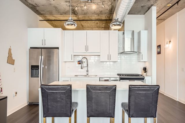 50 E 16th Street 1111, Chicago, IL 60616