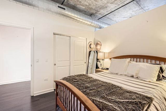 50 E 16th Street 1111, Chicago, IL 60616