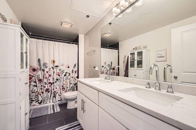 50 E 16th Street 1111, Chicago, IL 60616