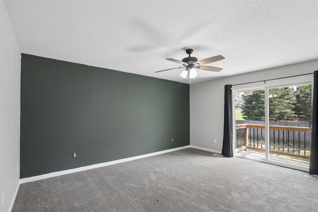 10244 Lincoln Avenue, Clive, IA 50325