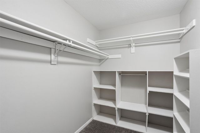 10244 Lincoln Avenue, Clive, IA 50325