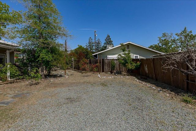 12113 Griffin Way, Auburn, CA 95602