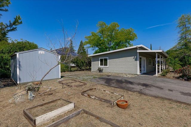12113 Griffin Way, Auburn, CA 95602