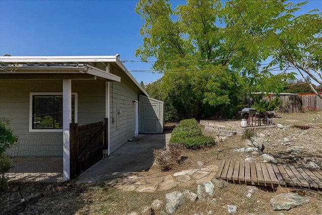 12113 Griffin Way, Auburn, CA 95602