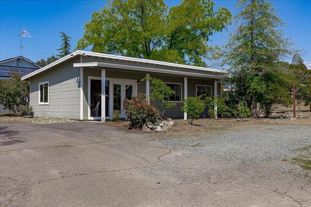 12113 Griffin Way, Auburn, CA 95602