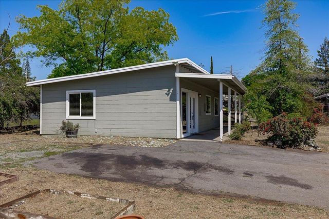 12113 Griffin Way, Auburn, CA 95602