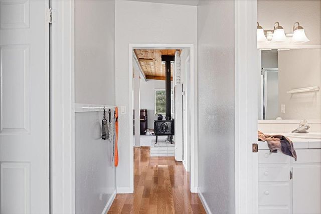 12113 Griffin Way, Auburn, CA 95602