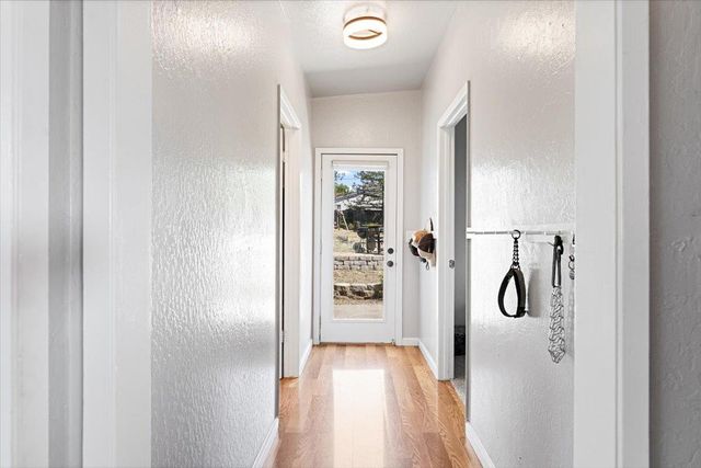 12113 Griffin Way, Auburn, CA 95602