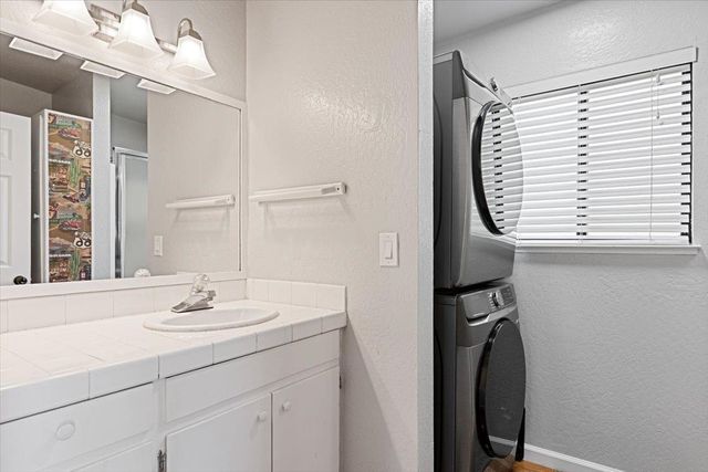 12113 Griffin Way, Auburn, CA 95602