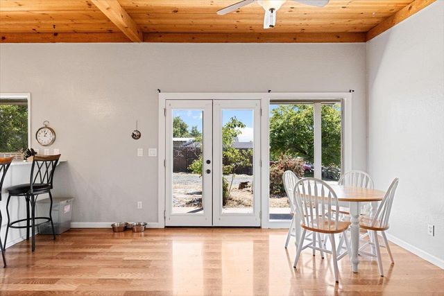 12113 Griffin Way, Auburn, CA 95602