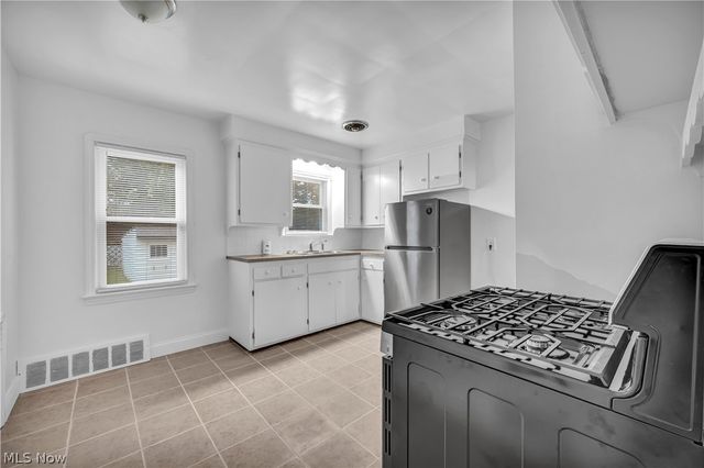 4625 E 88th Street, Garfield Heights, OH 44125