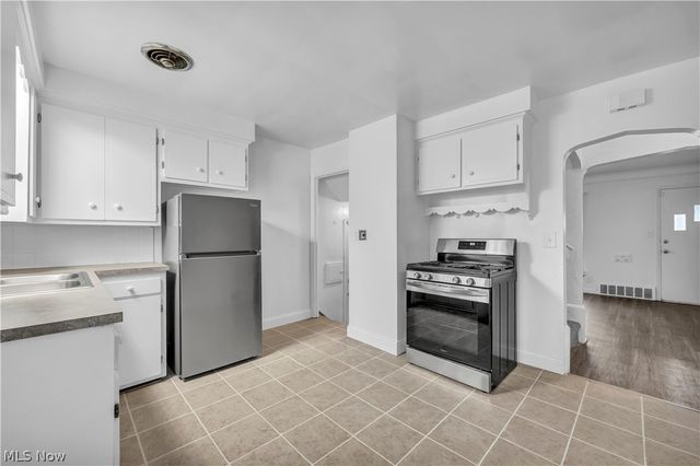 4625 E 88th Street, Garfield Heights, OH 44125