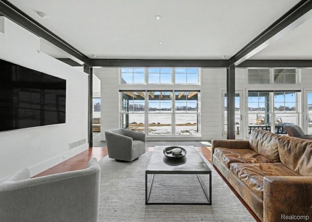 12410 Woodhull Landing, Fenton Charter Township, MI 48430