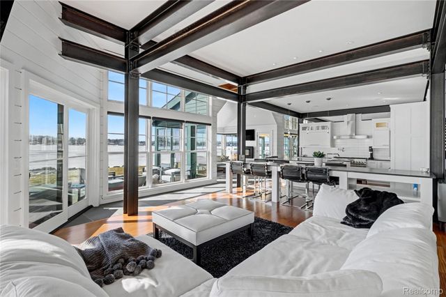 12410 Woodhull Landing, Fenton Charter Township, MI 48430