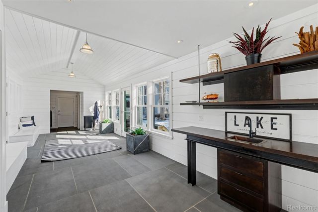 12410 Woodhull Landing, Fenton Charter Township, MI 48430