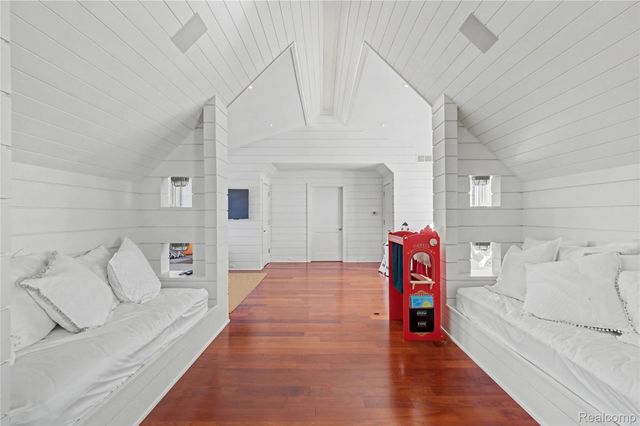 12410 Woodhull Landing, Fenton Charter Township, MI 48430