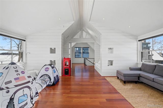 12410 Woodhull Landing, Fenton Charter Township, MI 48430