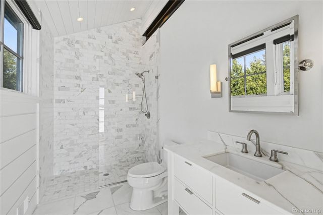 12410 Woodhull Landing, Fenton Charter Township, MI 48430