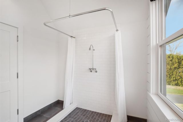 12410 Woodhull Landing, Fenton Charter Township, MI 48430