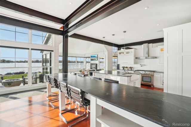 12410 Woodhull Landing, Fenton Charter Township, MI 48430