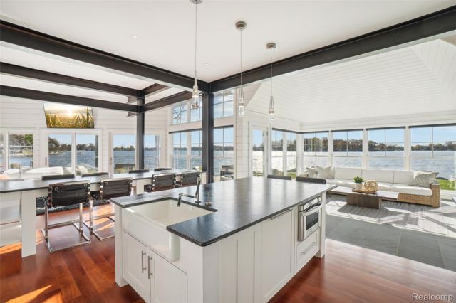 12410 Woodhull Landing, Fenton Charter Township, MI 48430