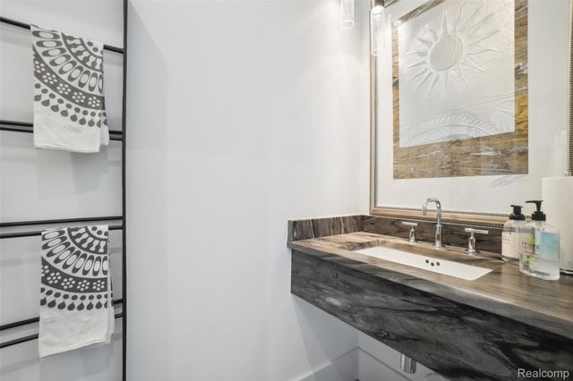 12410 Woodhull Landing, Fenton Charter Township, MI 48430