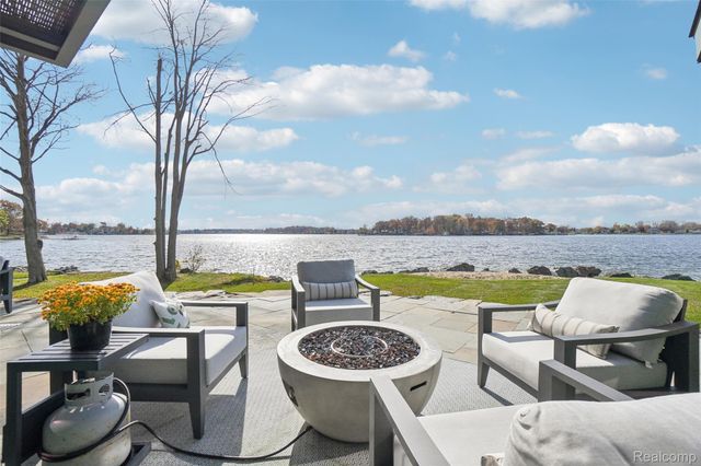 12410 Woodhull Landing, Fenton Charter Township, MI 48430