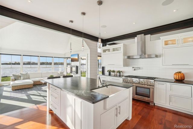 12410 Woodhull Landing, Fenton Charter Township, MI 48430