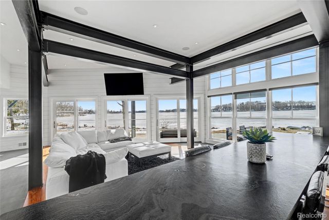 12410 Woodhull Landing, Fenton Charter Township, MI 48430