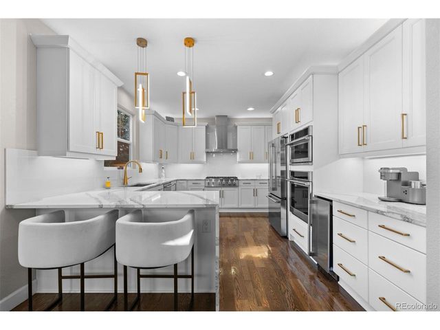 25045 E Park Crescent Dr, Aurora, CO 80016