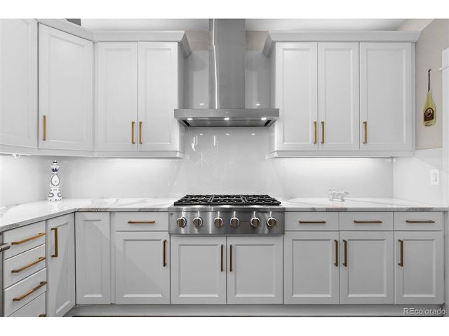 25045 E Park Crescent Dr, Aurora, CO 80016