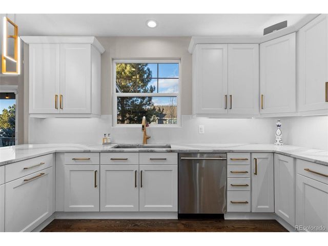 25045 E Park Crescent Dr, Aurora, CO 80016