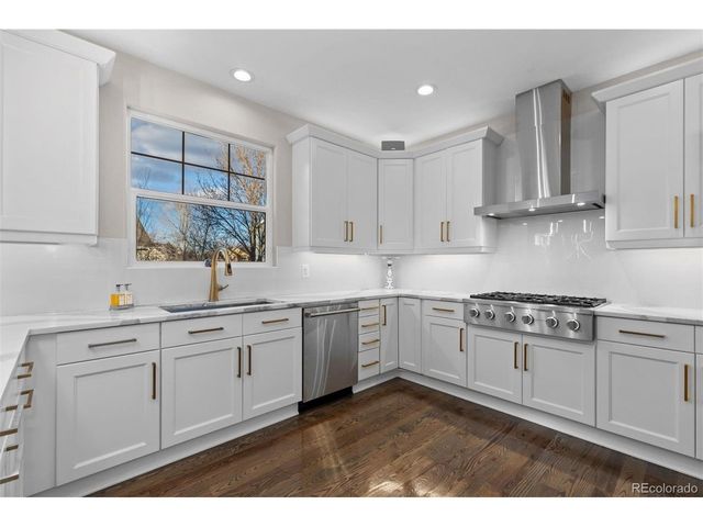 25045 E Park Crescent Dr, Aurora, CO 80016