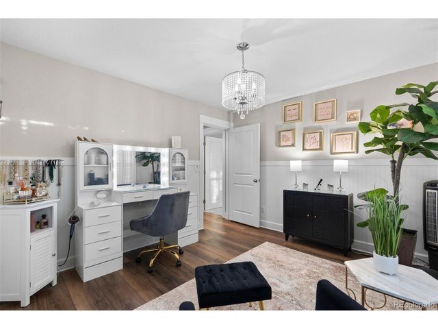 25045 E Park Crescent Dr, Aurora, CO 80016