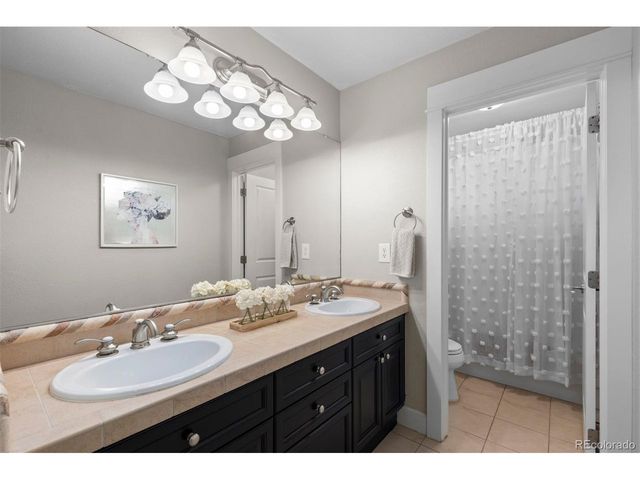 25045 E Park Crescent Dr, Aurora, CO 80016