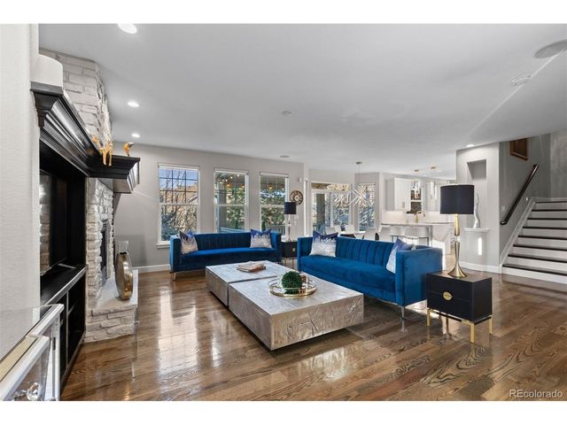 25045 E Park Crescent Dr, Aurora, CO 80016