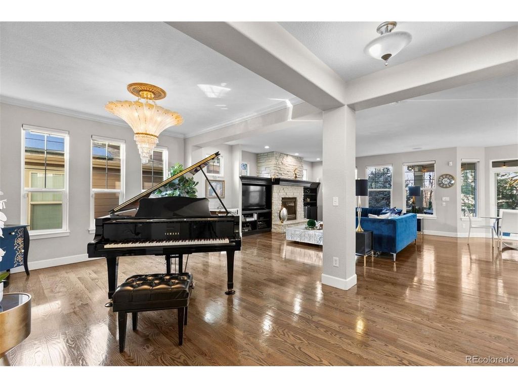 25045 E Park Crescent Dr, Aurora, CO 80016